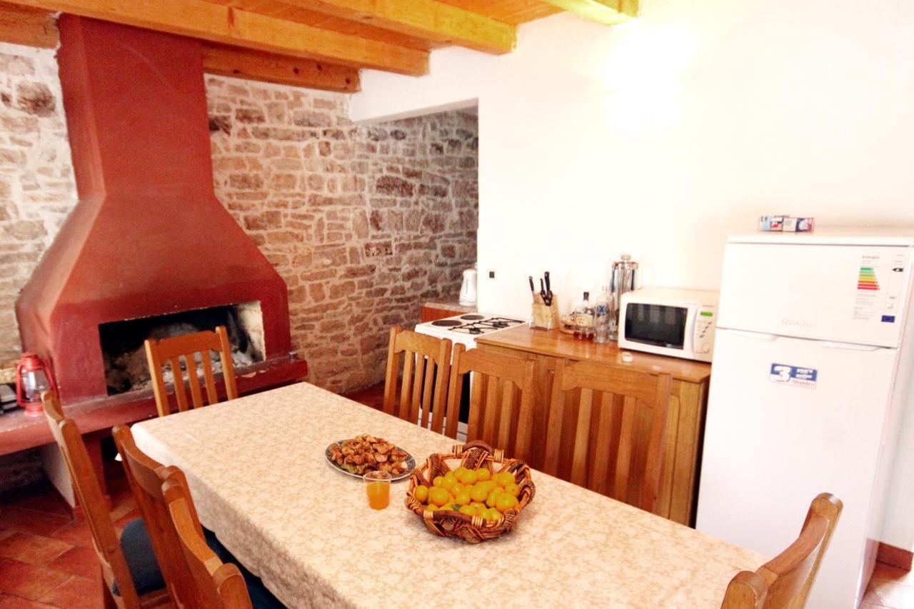 Family Friendly House With A Swimming Pool Orihi, Central Istria - Sredisnja Istra - 3415 Barban Exteriör bild