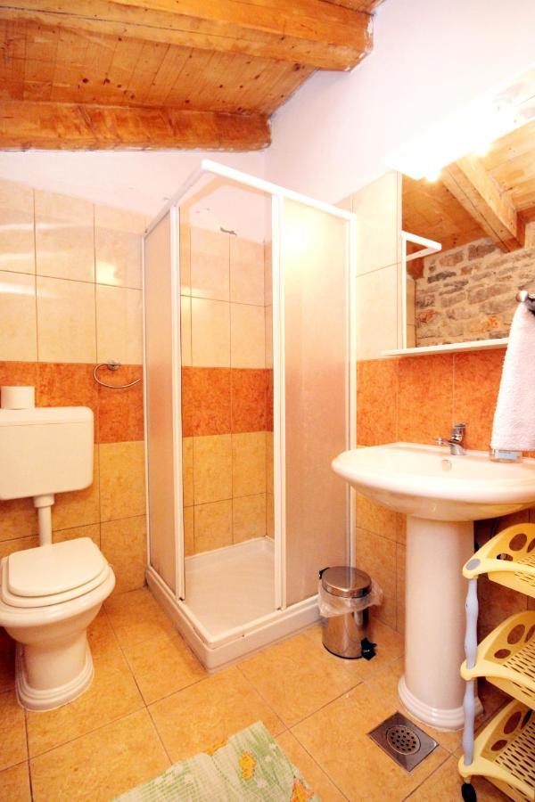 Family Friendly House With A Swimming Pool Orihi, Central Istria - Sredisnja Istra - 3415 Barban Exteriör bild